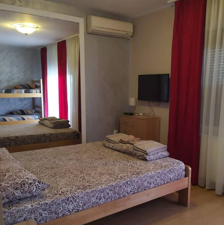 غرفة، تلفزيون بشاشة مسطحة، إنترنت،مكيف هواء 