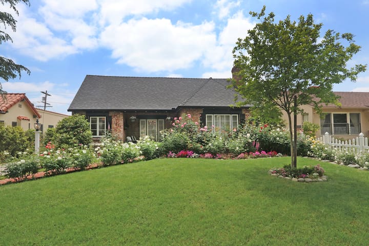 Charming Pasadena English Cottage