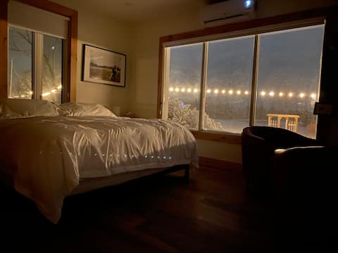 Romantic King Suite | Countryside | Pet Friendly