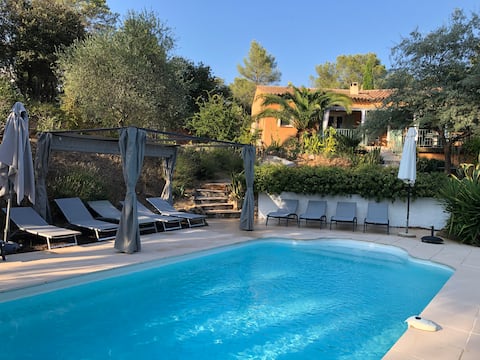 Villa "Les Pins" 10 people with private pool.