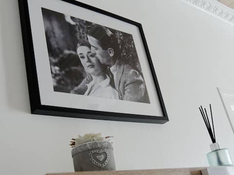 Successful Airbnb property: * Studio Audrey * close to all amenties & parking in Quimper