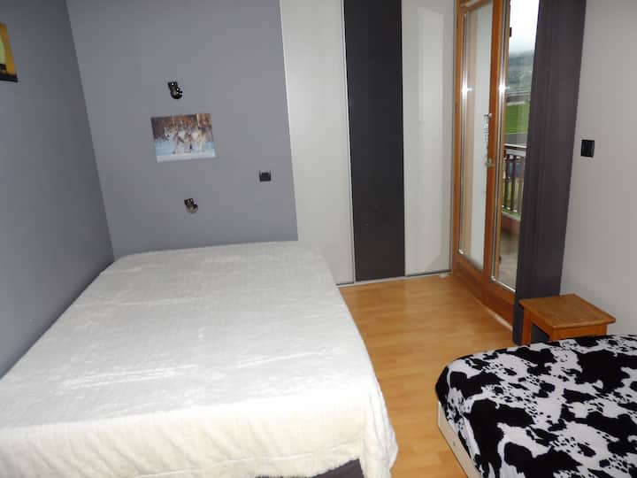 חדר שינה 2 : מיטה אחת 140*190