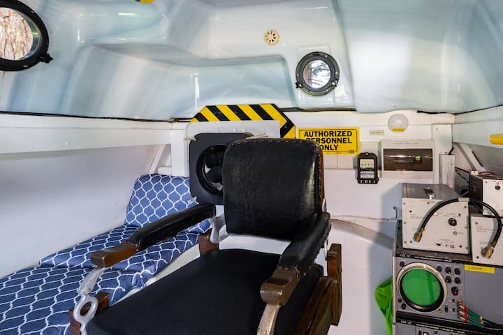 the yellow submarine; marton, new zealand