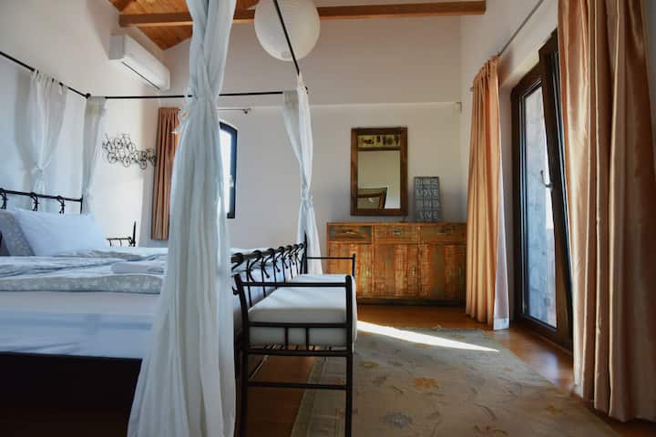 საძინებელი 1