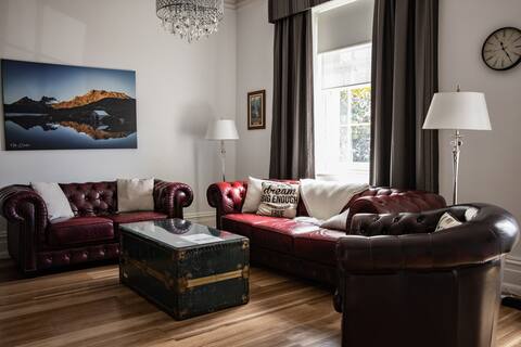 Successful Airbnb property: Sanctum Boutique Apartments - Sussex House in Hobart