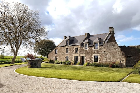 Large country house 15 minutes from the beach