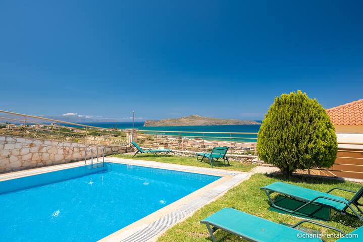 Reverie Villa, private pool and breathtaking view