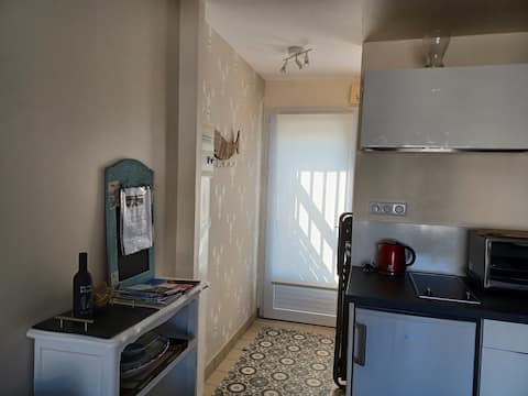 Top Airbnb: Cozy duplex in Ploumanach, close to ST Guirec beach. in Perros Guirec
