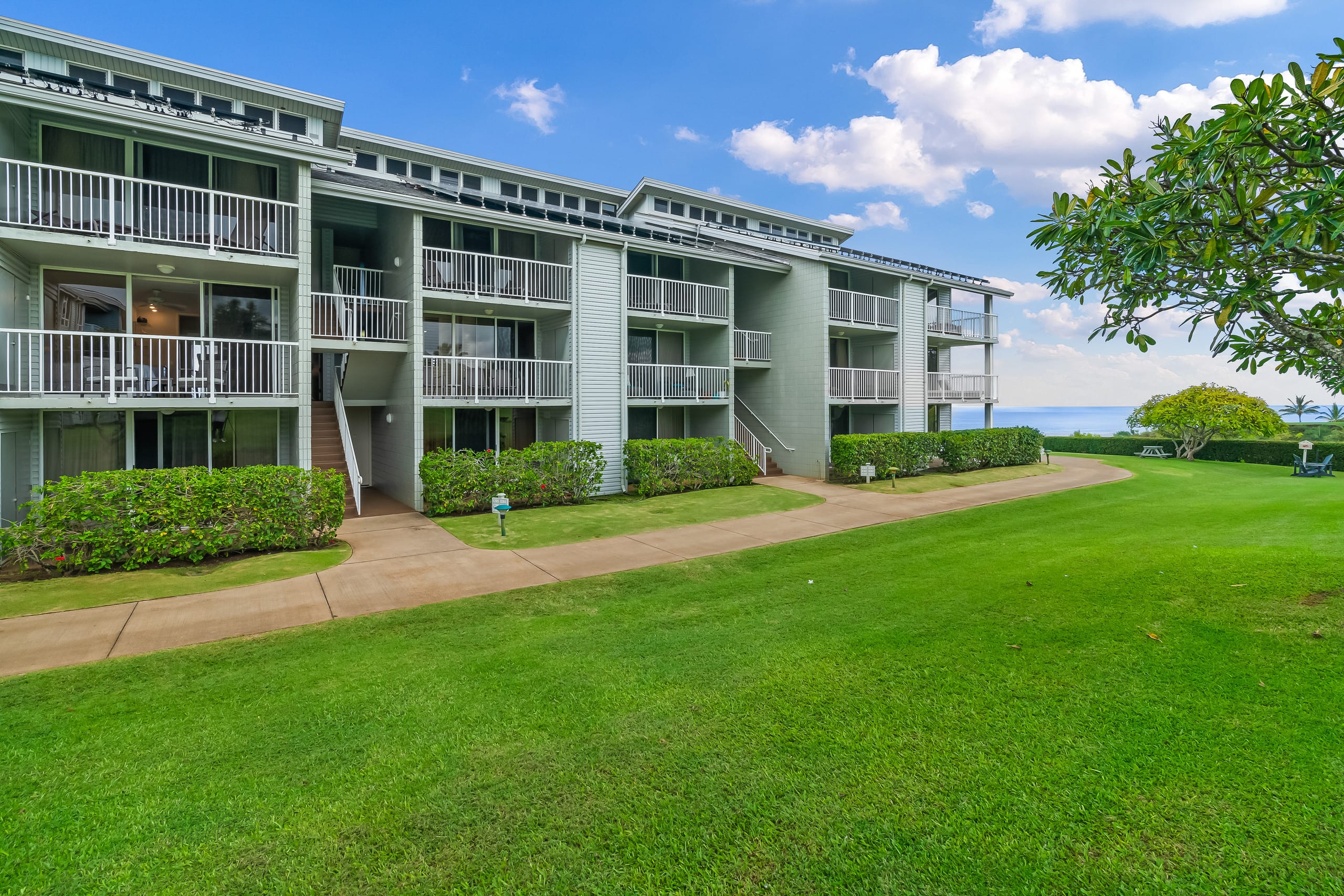 Condo in Princeville · ★4.93 · 1 bedroom · 2 beds · 2 baths - Image 25