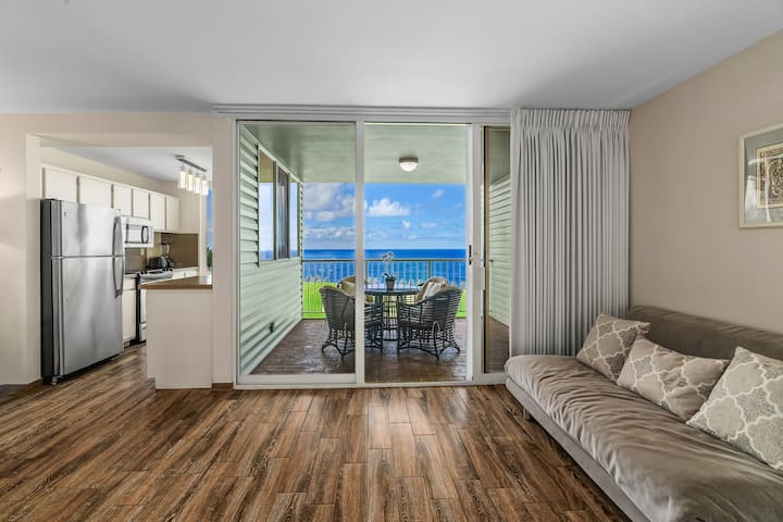 Ocean Sunrise & Sunset View Condo - Princeville, HI