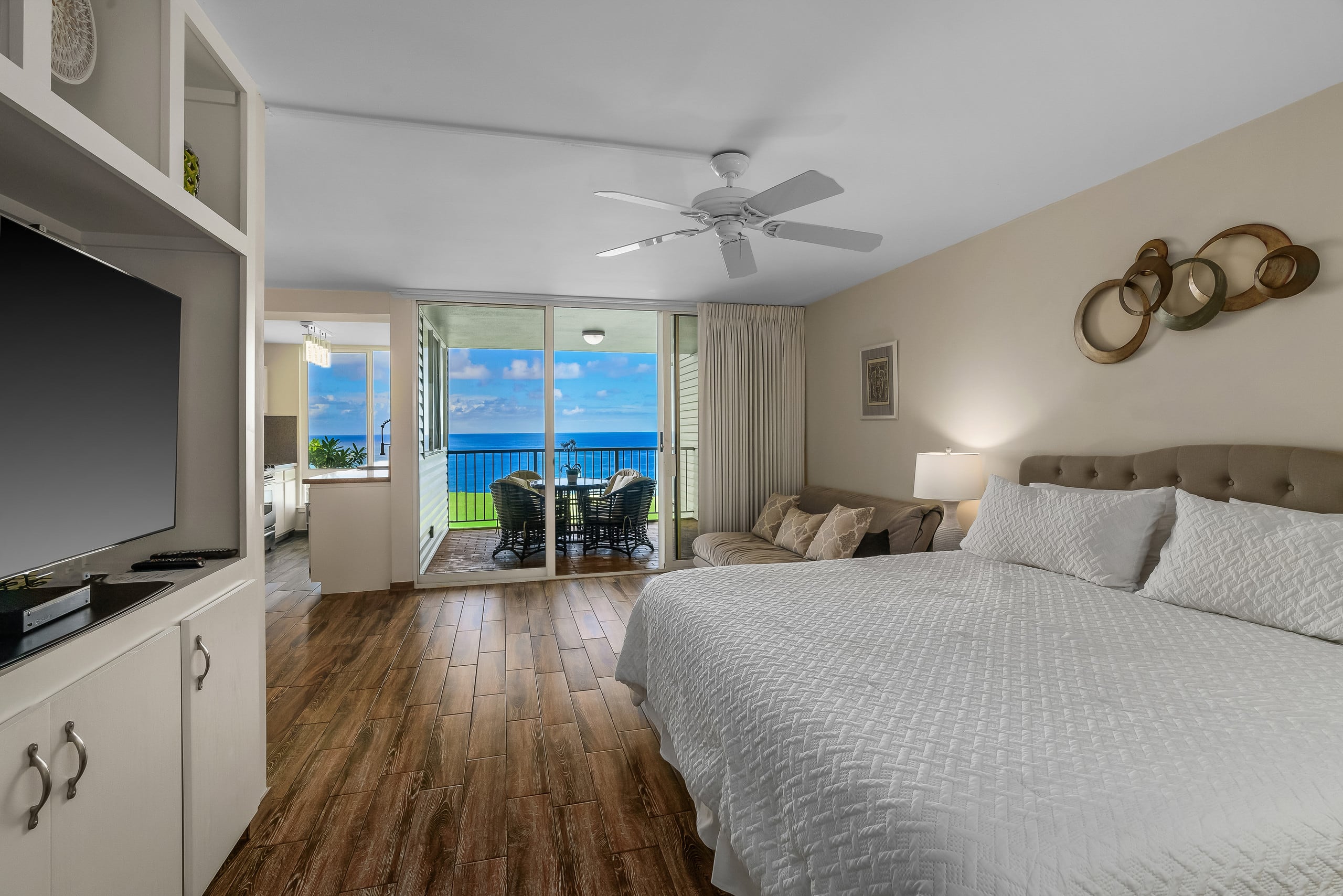 Condo in Princeville · ★4.93 · 1 bedroom · 2 beds · 2 baths - Image 5