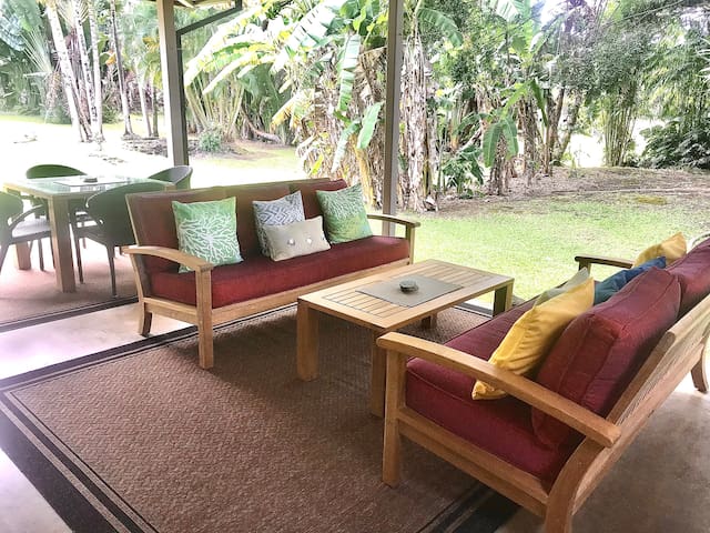 Quiet, romantic, cozy home in Heavenly Hana. Aloha