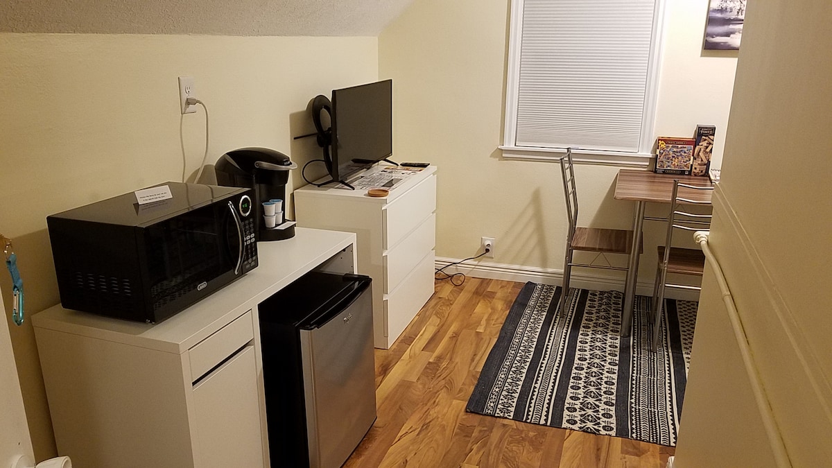 Charming Two Bedroom 2nd Floor near Xcel Center