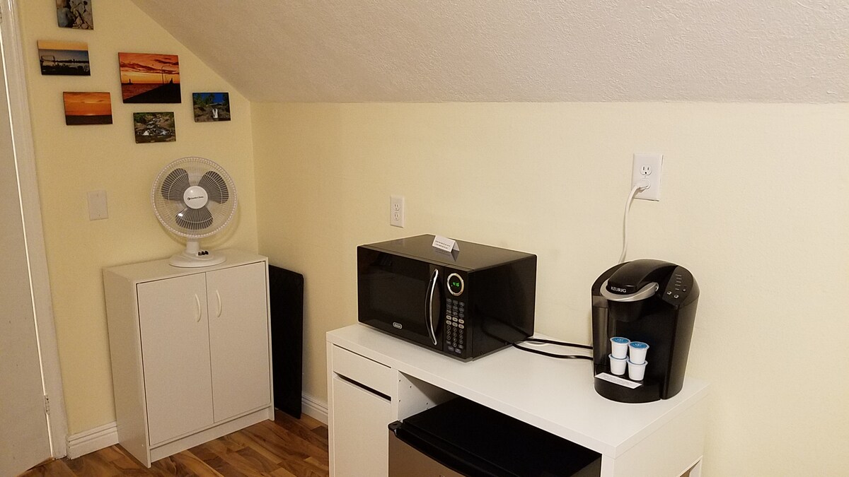 Charming Two Bedroom 2nd Floor near Xcel Center