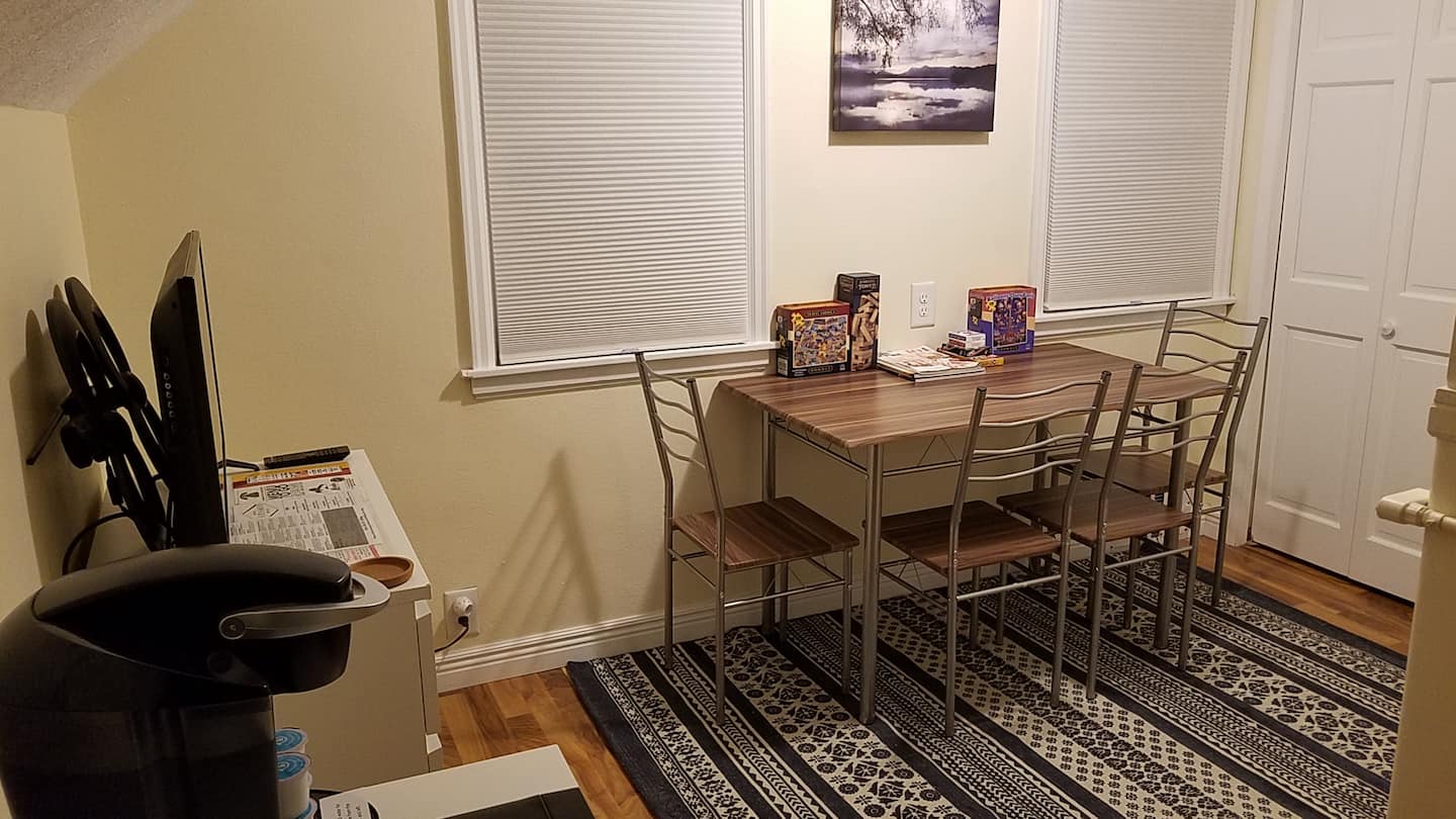 Charming Two Bedroom 2nd Floor near Xcel Center