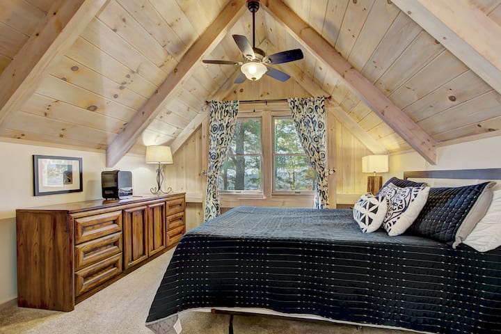 Მესამე სართულის ორადგილიანი საძინებელი.