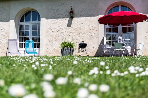 Character cottage near Blaye