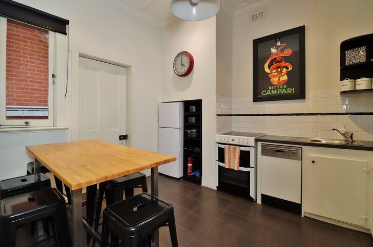 McKenzie House gallery image 2