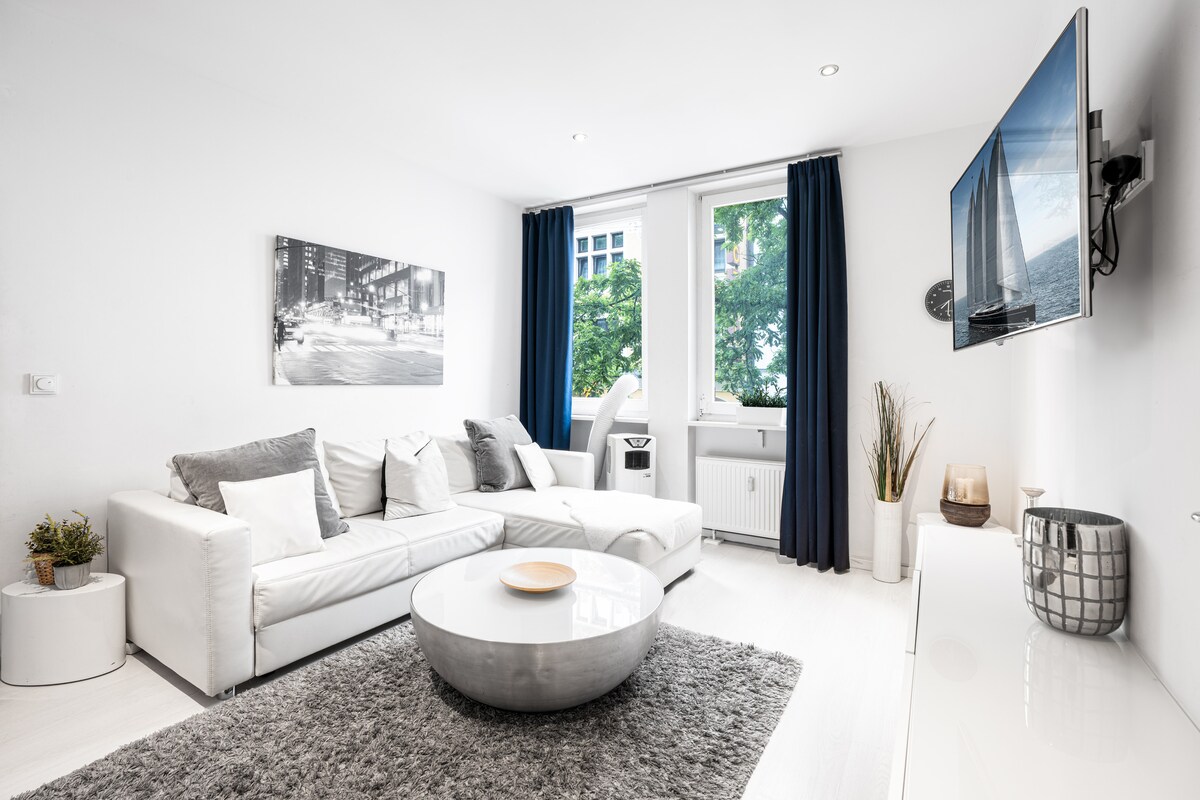 Top performing Airbnb: Bright Modern apartment close to Marienplatz in Ludwigsvorstadt Kliniken