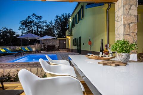 Newly renovated Villa Zaneta with outdoor sauna