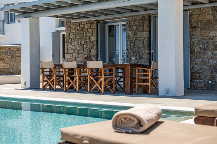 Carpe Diem Villa III, Heated Infinity Pool! gallery image 5