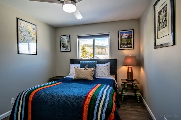 Izba s manželskou posteľou Queen.