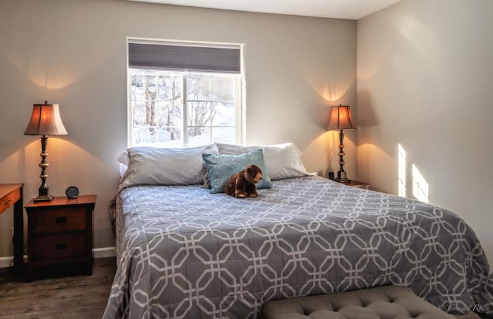 Hlavná spálňa a manželská posteľ King s manželskou posteľou King.