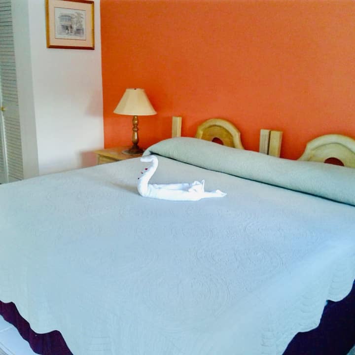 Bračni kreveti konfigurirani kao bračni krevet za par