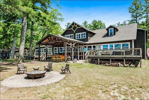 Huge Log Lodge 13br 7ba Big St Germain Lk otd BAR