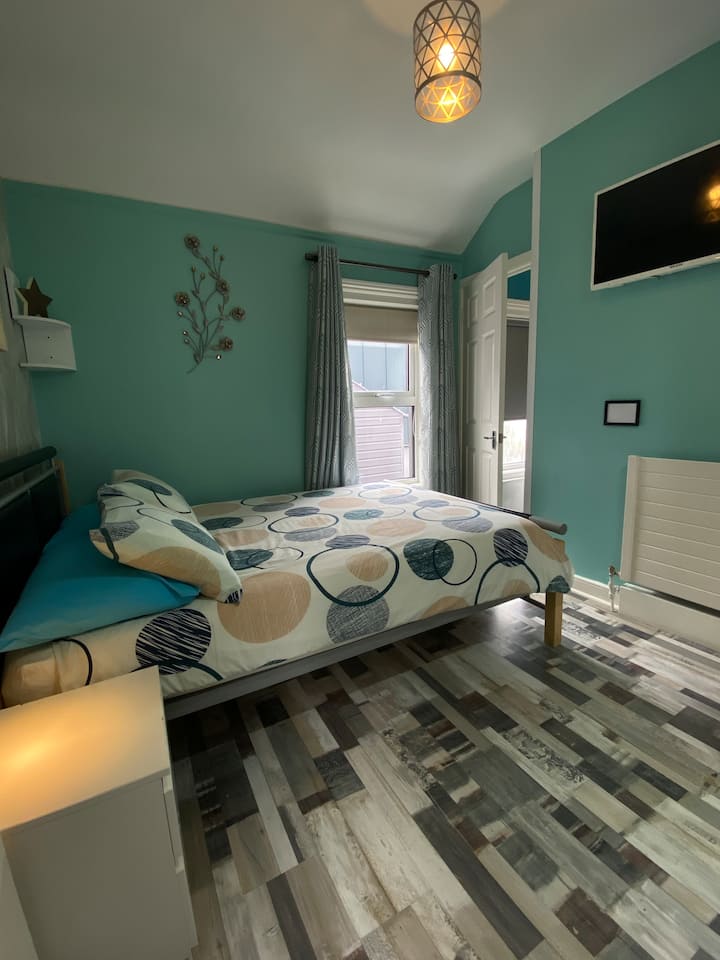 4 Portrush Holiday Hostel Double Room EnSuite Portrush, United