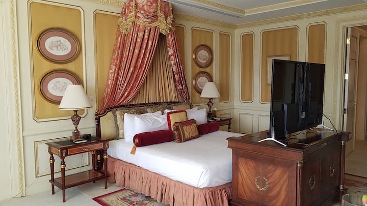 Master Bedroom - King Size Bed