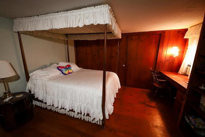 Butterfly Master Bedroom #2