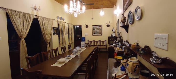 Dining area image 1