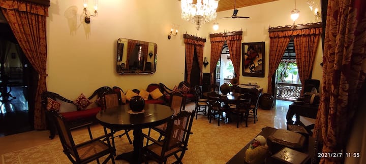 Dining area image 5