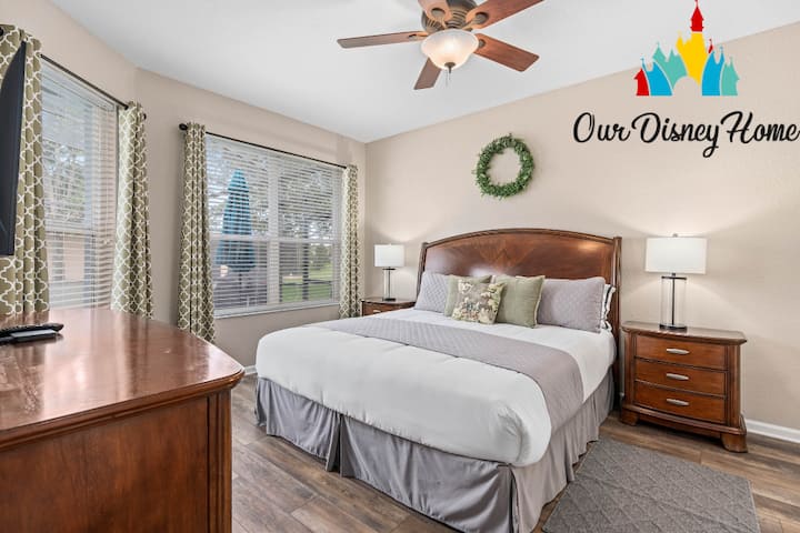 King Bed Bedroom 1
Private Bath