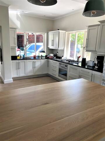 Lovely family home in the heart of Cape Town gallery image 4