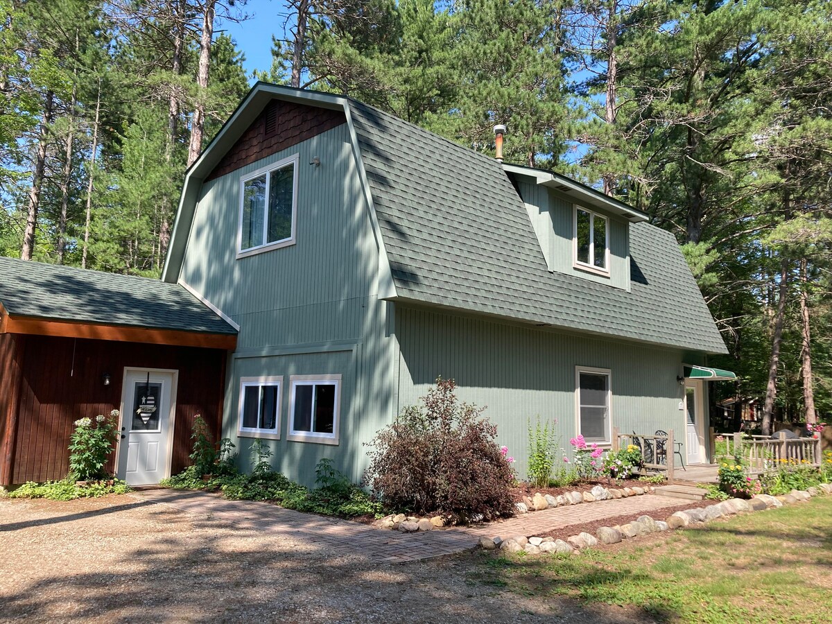 Boardman River Woodland Cabin near Traverse City Cabins for Rent in