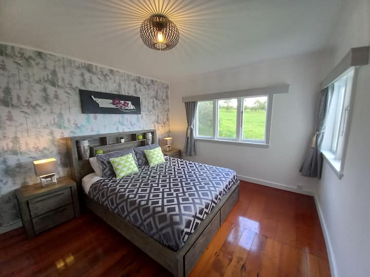 Beautiful 4th bedroom, with plenty of light, nice sea views & air conditioning