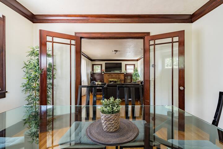 Charming & Spacious 5BR Home in SE Portland gallery image 2