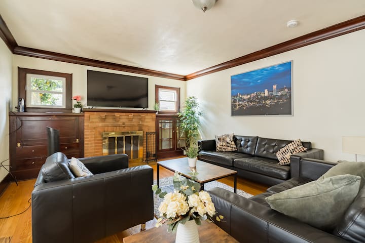 Charming & Spacious 5BR Home in SE Portland