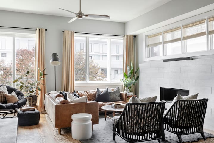 Rooftop Retreat – 1mile walk to Broadway gallery image 2