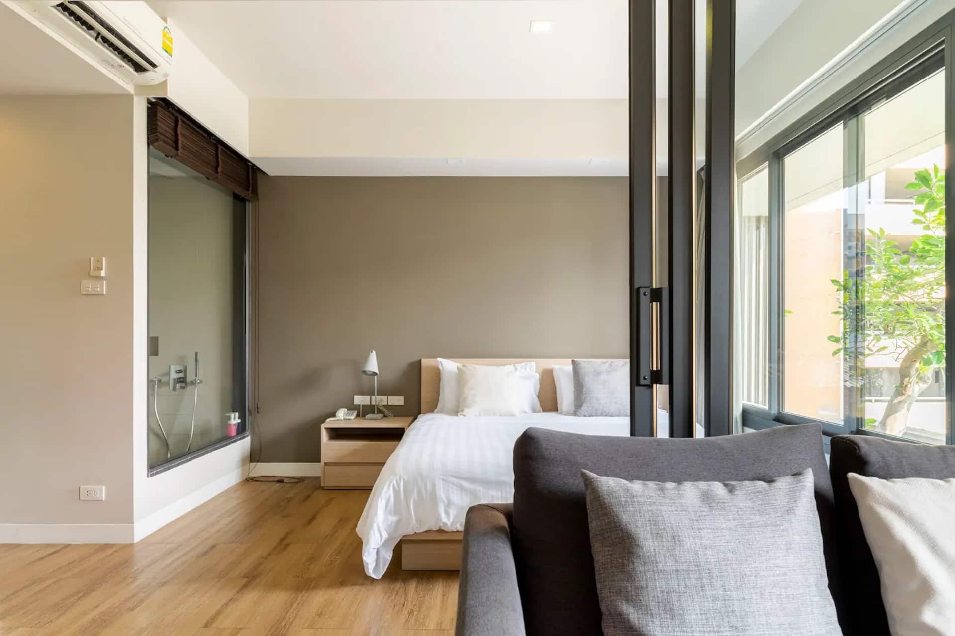 Beautiful One Bedroom Near Skytrain