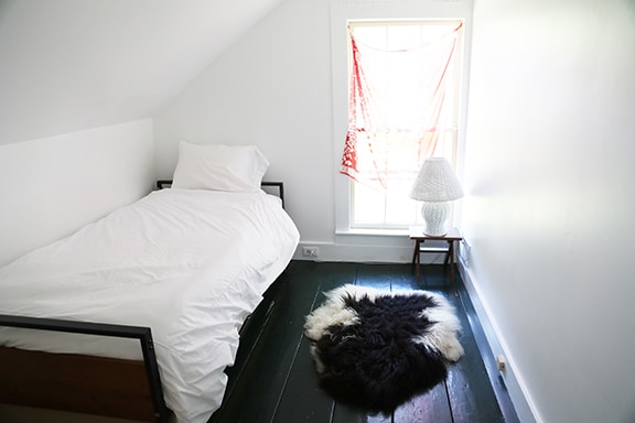 Little Prince room with trundled single bed. Great for kids!