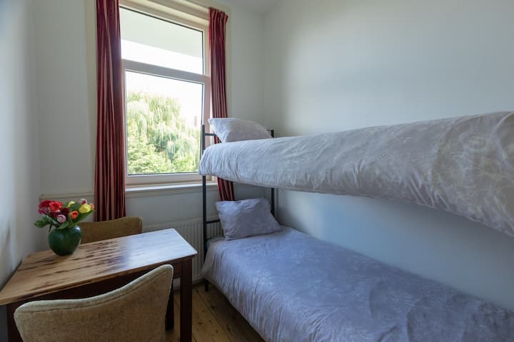 Стая с двуетажно легло