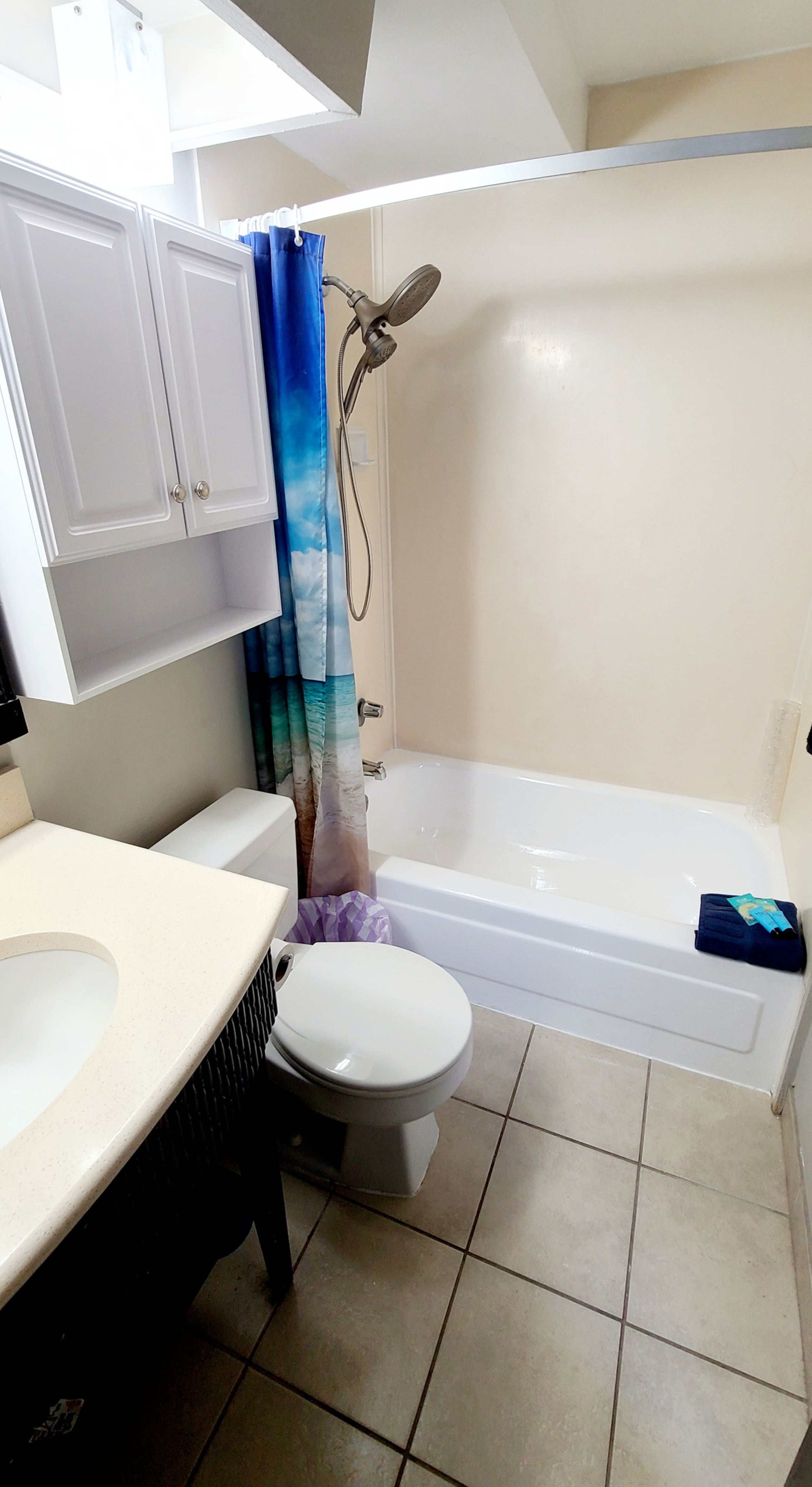 Condo in Honolulu · ★4.8 · Studio · 1 bed · 1 bath - Image 5