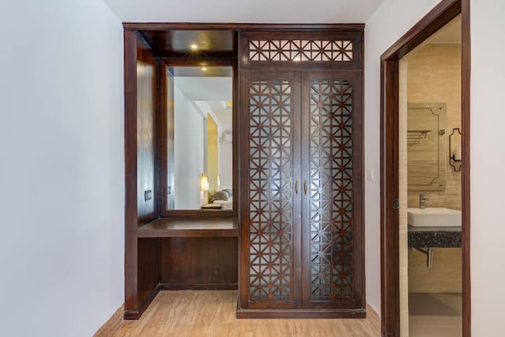 Dressing table