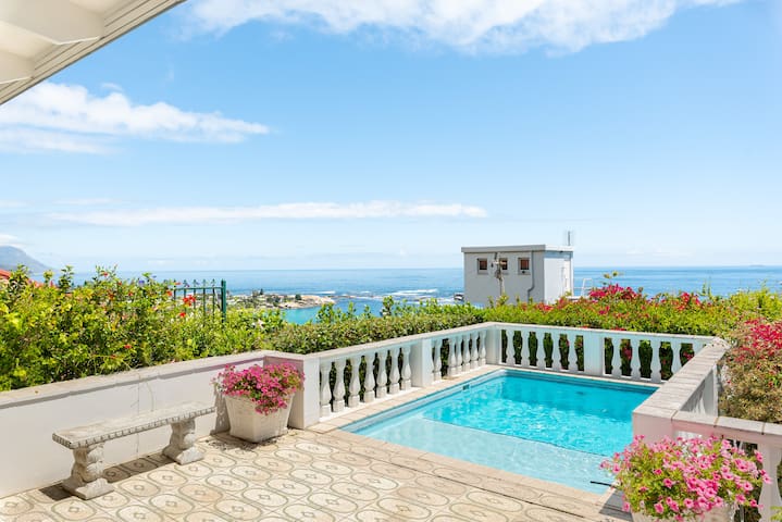 Luxury Clifton Villa | Private Pool & Sea Views gallery image 2