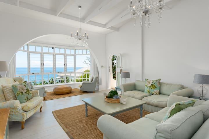 Luxury Clifton Villa | Private Pool & Sea Views gallery image 3