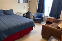 Big Private Room * Comfy Extended Stays * Laundry