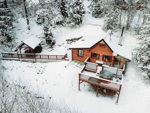 THE OWL ROCK CABIN with hot tub & Finnish sauna!